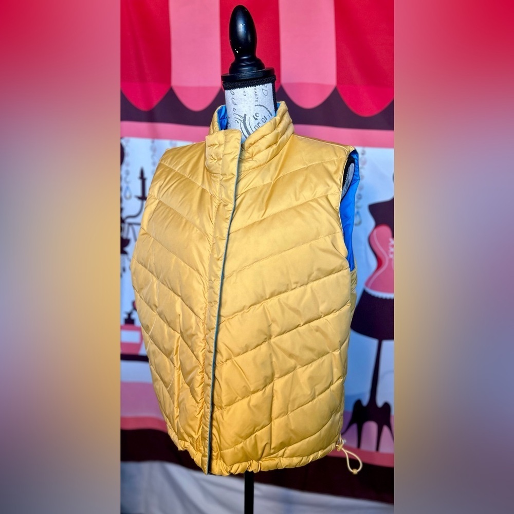 Coldwater Creek Women’s Blue/Yellow Reversible Puffer NWOT! - Picture 3 of 5